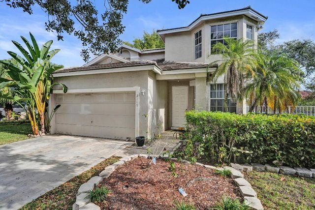 2389 NW 162nd Terrace, Pembroke Pines, FL 33028