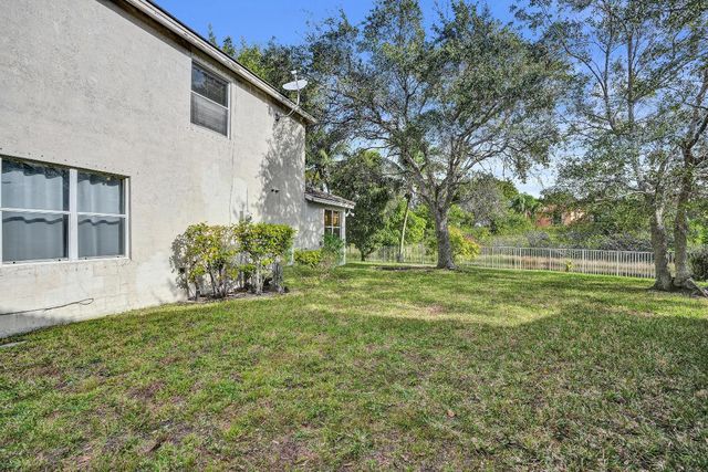 2389 NW 162nd Terrace, Pembroke Pines, FL 33028