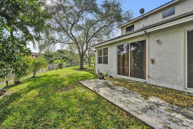 2389 NW 162nd Terrace, Pembroke Pines, FL 33028