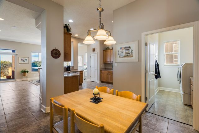 880 Jubilee Boulevard SW, Los Lunas, NM 87031