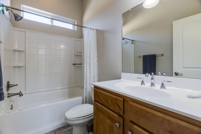 880 Jubilee Boulevard SW, Los Lunas, NM 87031