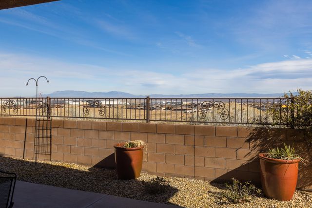 880 Jubilee Boulevard SW, Los Lunas, NM 87031