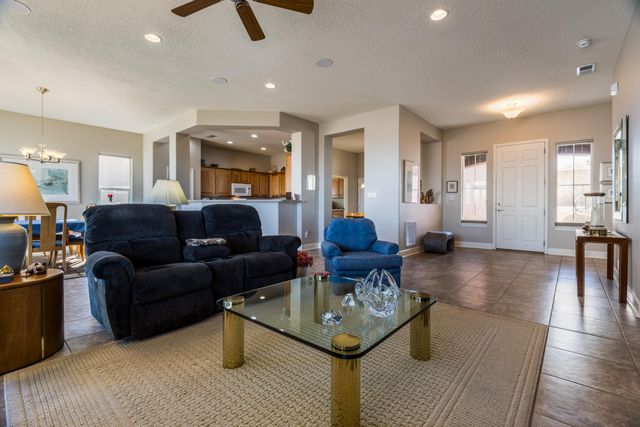 880 Jubilee Boulevard SW, Los Lunas, NM 87031