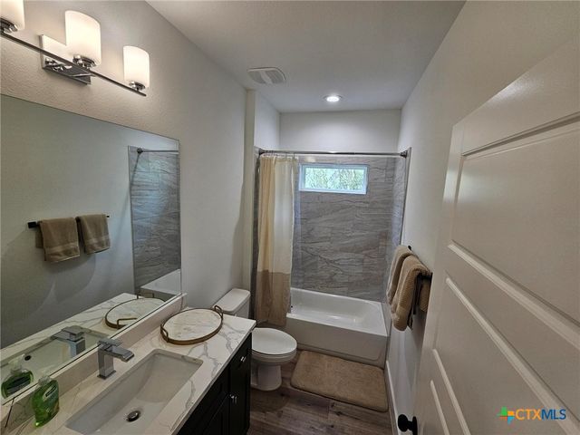 1095 Diamondhead Drive, Canyon Lake, TX 78133