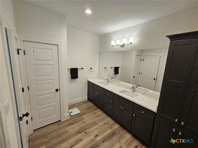 1095 Diamondhead Drive, Canyon Lake, TX 78133
