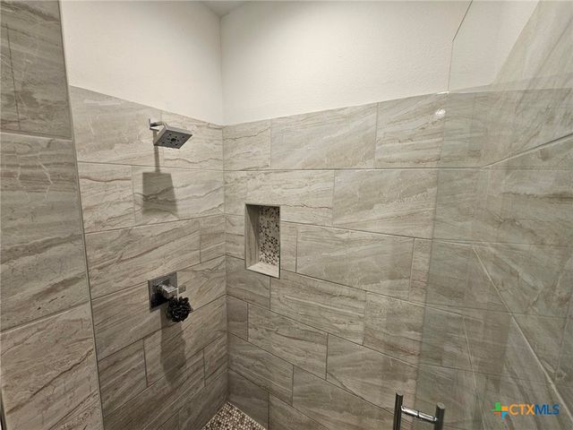 1095 Diamondhead Drive, Canyon Lake, TX 78133