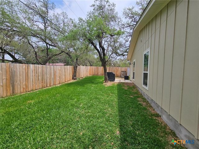 1095 Diamondhead Drive, Canyon Lake, TX 78133