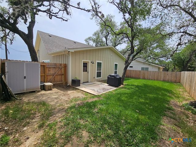1095 Diamondhead Drive, Canyon Lake, TX 78133