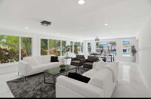 5101 DOVER STREET NE, St Petersburg, FL 33703