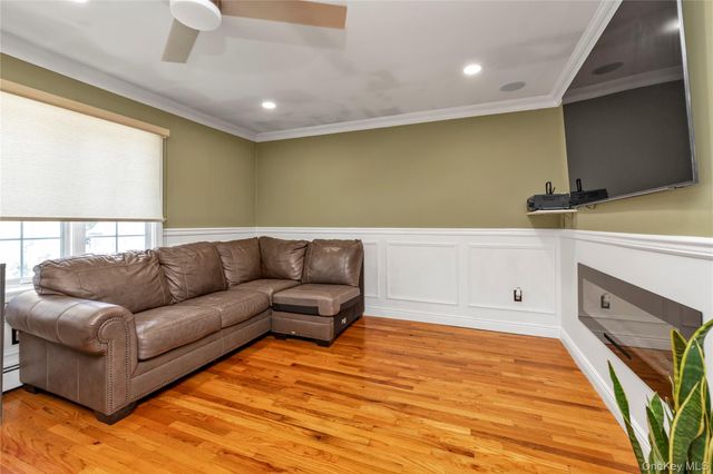 56 New Street, Lynbrook, NY 11563