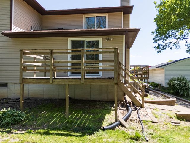 2122 Bicentennial Drive, Cedar Falls, IA 50613