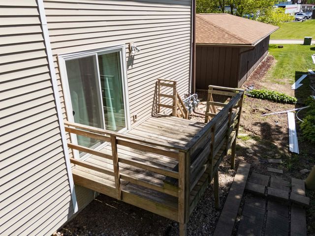 2122 Bicentennial Drive, Cedar Falls, IA 50613