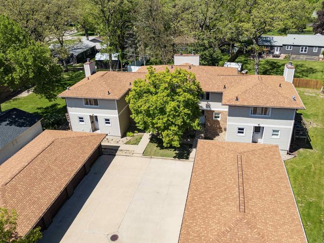 2122 Bicentennial Drive, Cedar Falls, IA 50613