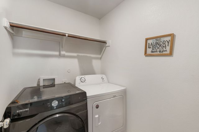 709 Odlozil Lane, Ennis, TX 75119