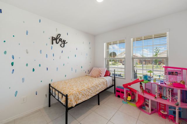 709 Odlozil Lane, Ennis, TX 75119