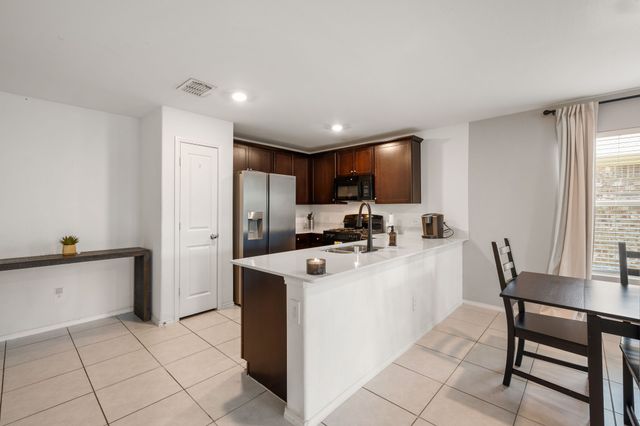 709 Odlozil Lane, Ennis, TX 75119