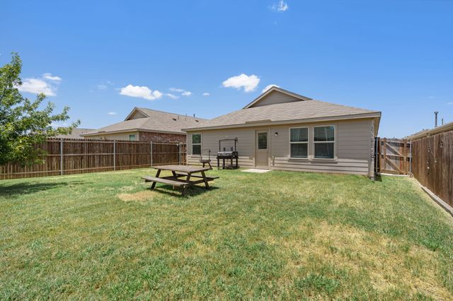 709 Odlozil Lane, Ennis, TX 75119