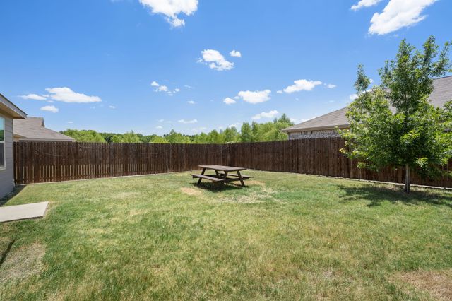 709 Odlozil Lane, Ennis, TX 75119