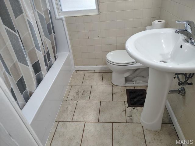 3246 S Big Bend Boulevard, St Louis, MO 63143