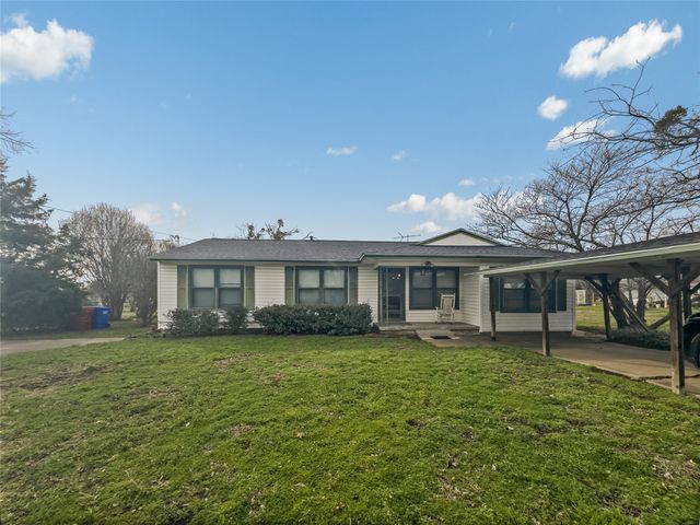 1017 N Houston Street, Royse City, TX 75189