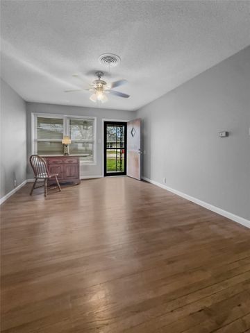 1017 N Houston Street, Royse City, TX 75189
