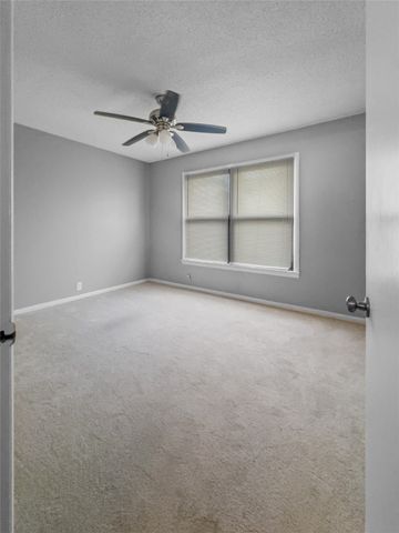 1017 N Houston Street, Royse City, TX 75189