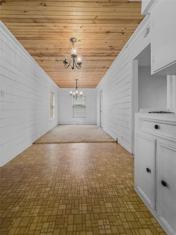 1017 N Houston Street, Royse City, TX 75189