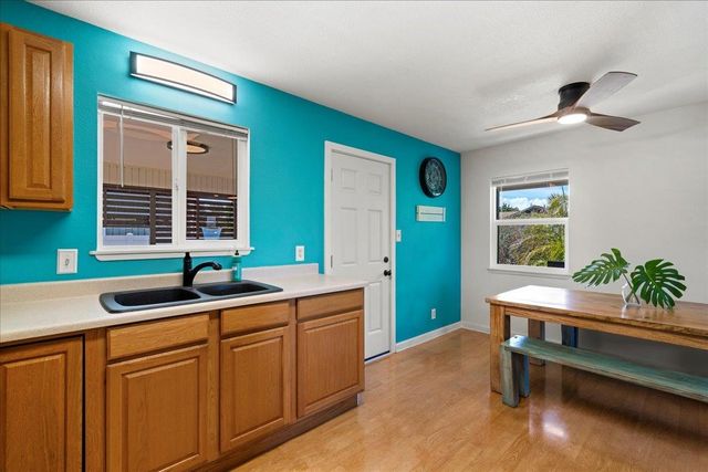 573 Pahi Ka St, Paia, HI 96779