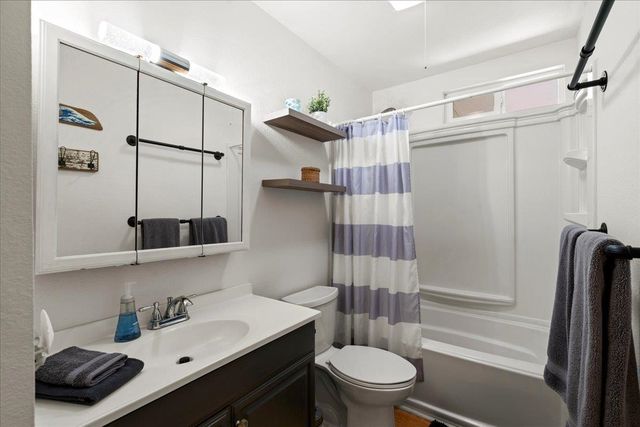 573 Pahi Ka St, Paia, HI 96779