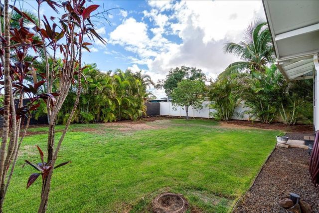 573 Pahi Ka St, Paia, HI 96779