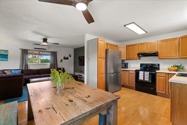 573 Pahi Ka St, Paia, HI 96779