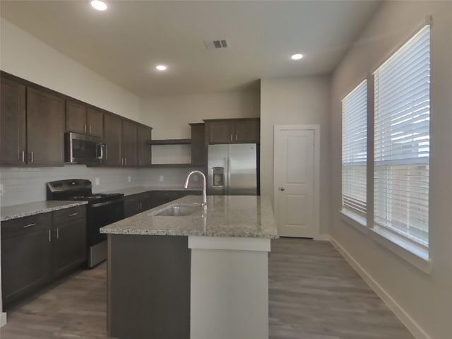 9835 Willow Creek Commerce Drive 412, Tomball, TX 77375