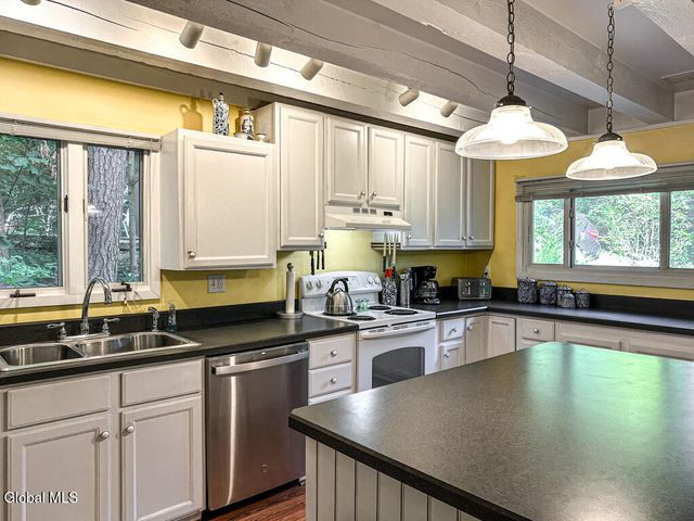 15 Heritage Village Road, Bolton, NY 12814