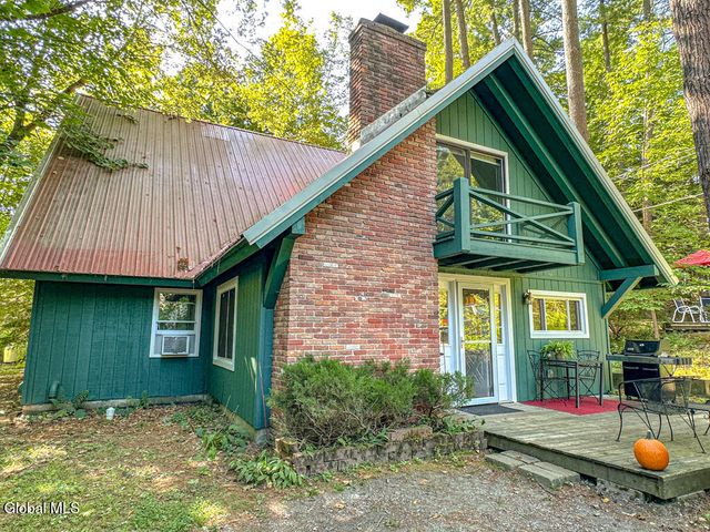 15 Heritage Village Road, Bolton, NY 12814