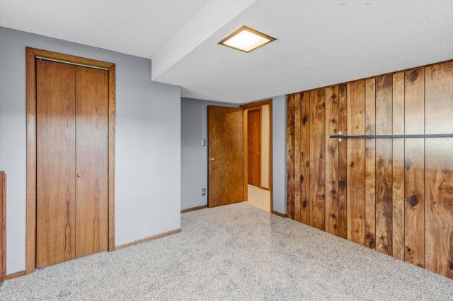 1767 Hilo Avenue N, Oakdale, MN 55128
