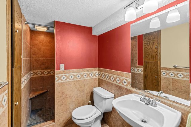 1767 Hilo Avenue N, Oakdale, MN 55128
