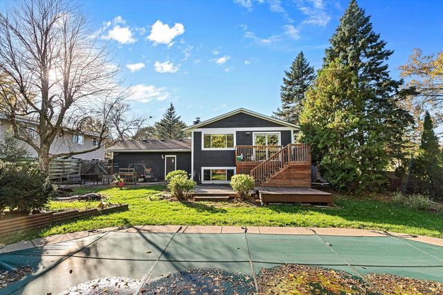 1767 Hilo Avenue N, Oakdale, MN 55128