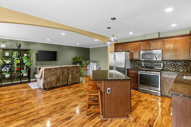 1767 Hilo Avenue N, Oakdale, MN 55128