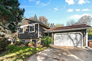 1767 Hilo Avenue N, Oakdale, MN 55128