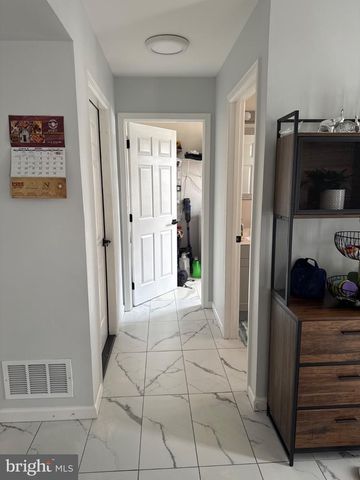 12 PEACHTON LN, Sicklerville, NJ 08081