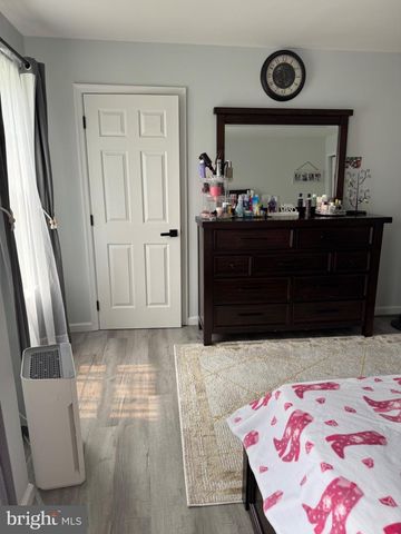 12 PEACHTON LN, Sicklerville, NJ 08081