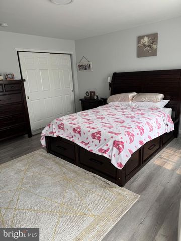 12 PEACHTON LN, Sicklerville, NJ 08081