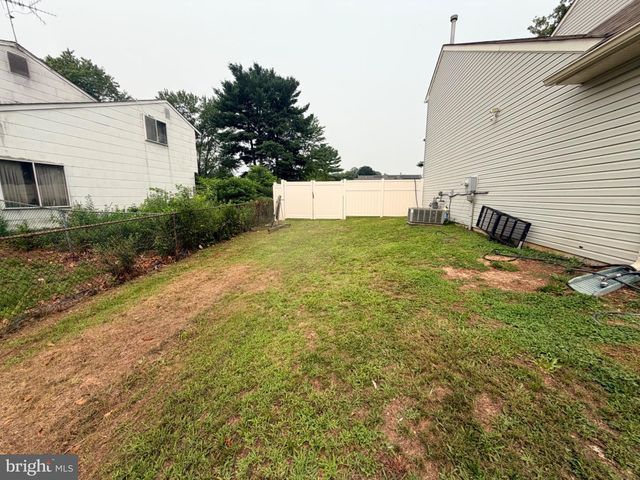 12 PEACHTON LN, Sicklerville, NJ 08081