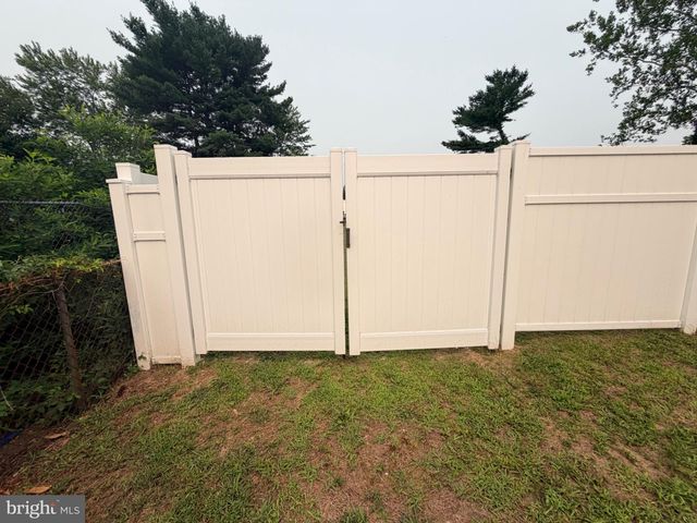 12 PEACHTON LN, Sicklerville, NJ 08081