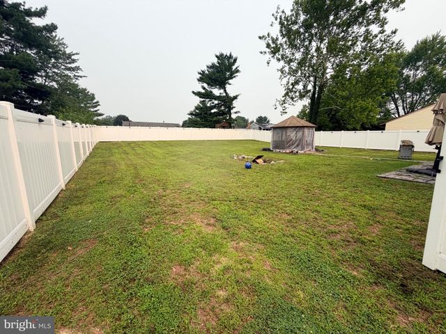 12 PEACHTON LN, Sicklerville, NJ 08081