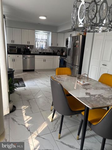 12 PEACHTON LN, Sicklerville, NJ 08081