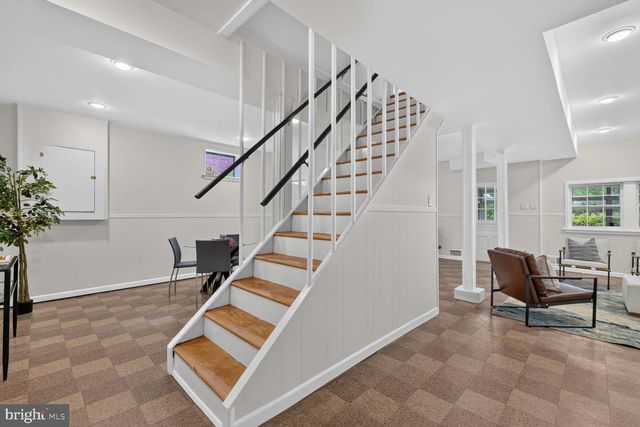 5622 MACARTHUR BLVD NW, Washington, DC 20016