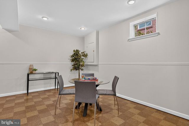 5622 MACARTHUR BLVD NW, Washington, DC 20016