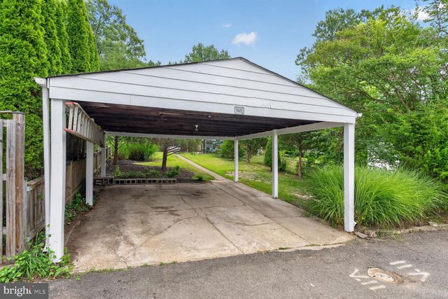 5622 MACARTHUR BLVD NW, Washington, DC 20016