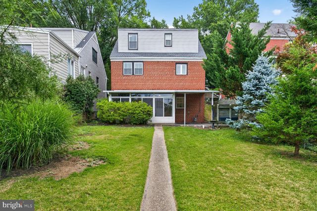 5622 MACARTHUR BLVD NW, Washington, DC 20016
